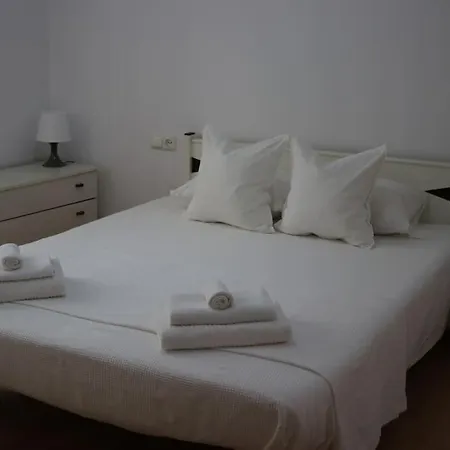 Amplio Apartamento Con Aire Acondicionado A 15 Min De La Playa Andando *